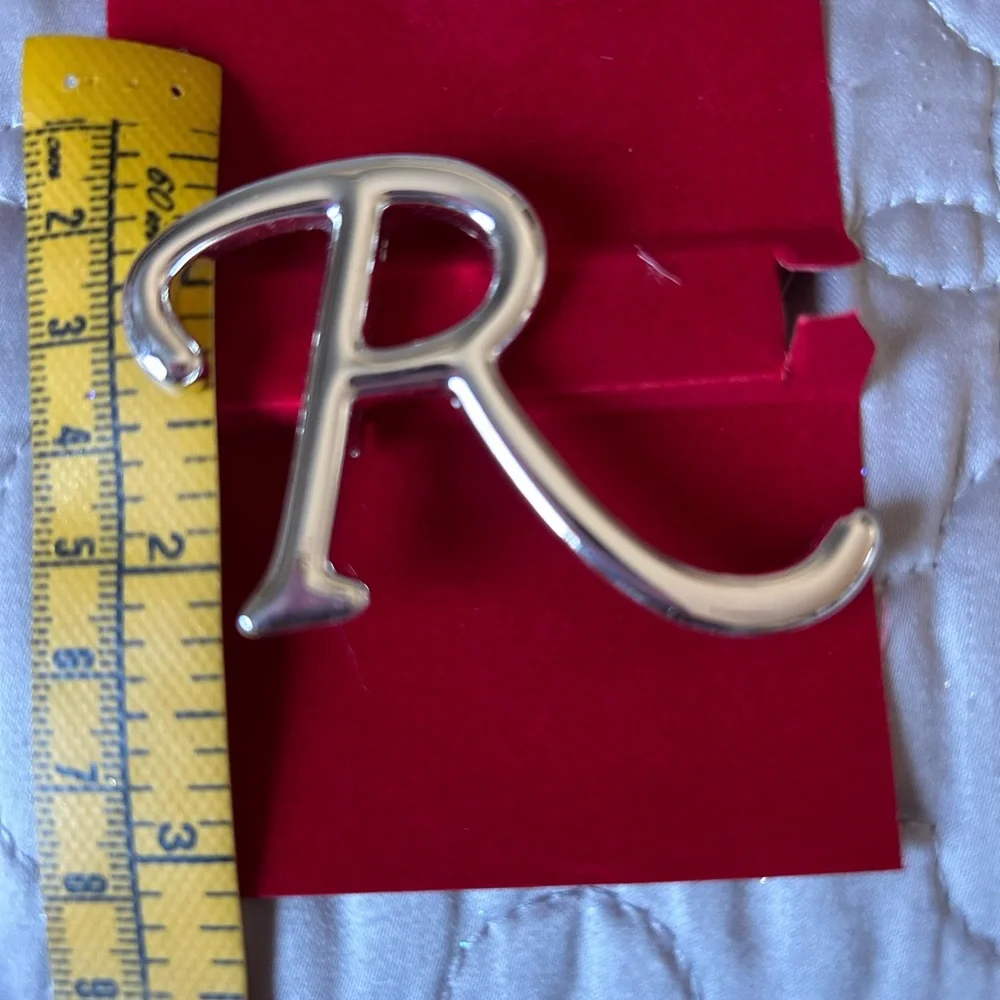 Silver Tone Letter R Brooch - Picture 2 of 3